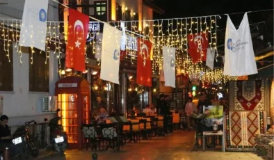 Antalya Kaleiçi ışıl ışıl oldu, sanatçılı oteller yok sattı