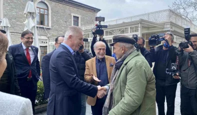 İstanbul Valisi Davut Gül, Darülaceze’deki Yaşlıları Ziyaret Etti