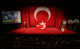 Tiyatro Sanatçısı Ayla Algan İçin Tören Düzenlendi