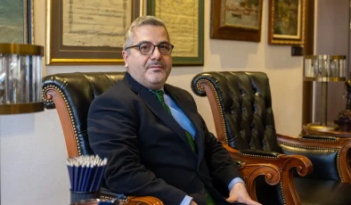 Şair Sezai Karakoç’un ‘Mona Roza’ şiiri Mülkiye dergisinde muhafaza ediliyor