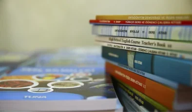 Özel okullarda MEB onaylı “ücretsiz ders kitabı” okutma zorunluluğu başlıyor