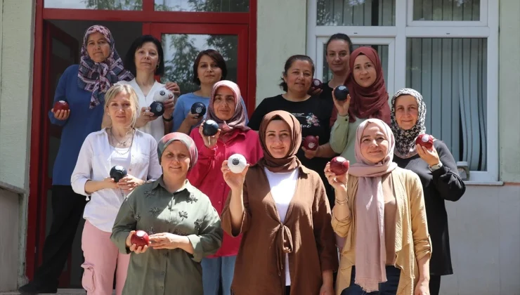 Burdur’da Kadınlar Tarafından Kurulan Kooperatiften Gelir Sağlanıyor
