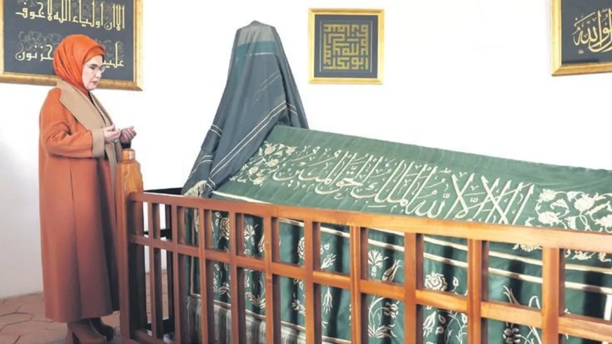 Emine Erdoğan, Gül Baba Türbesi’ni ziyaret etti: Dostluğumuzu daha da pekiştirecek